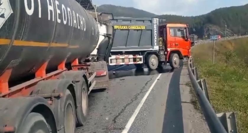 Масштабная авария с битумовозом парализовала движение на трассе М-5 в Челябинской области: причины и последствия