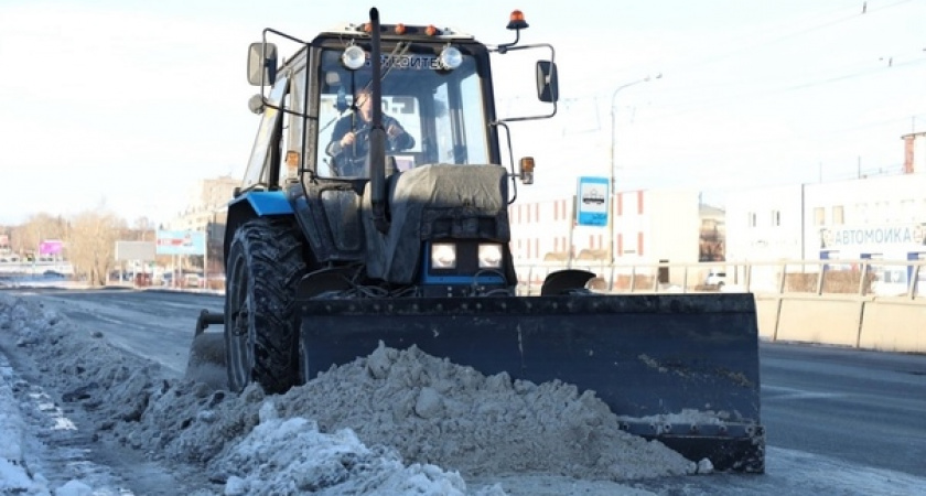 Магнитогорск увяз в снегу: глава города требует навести порядок на тротуарах